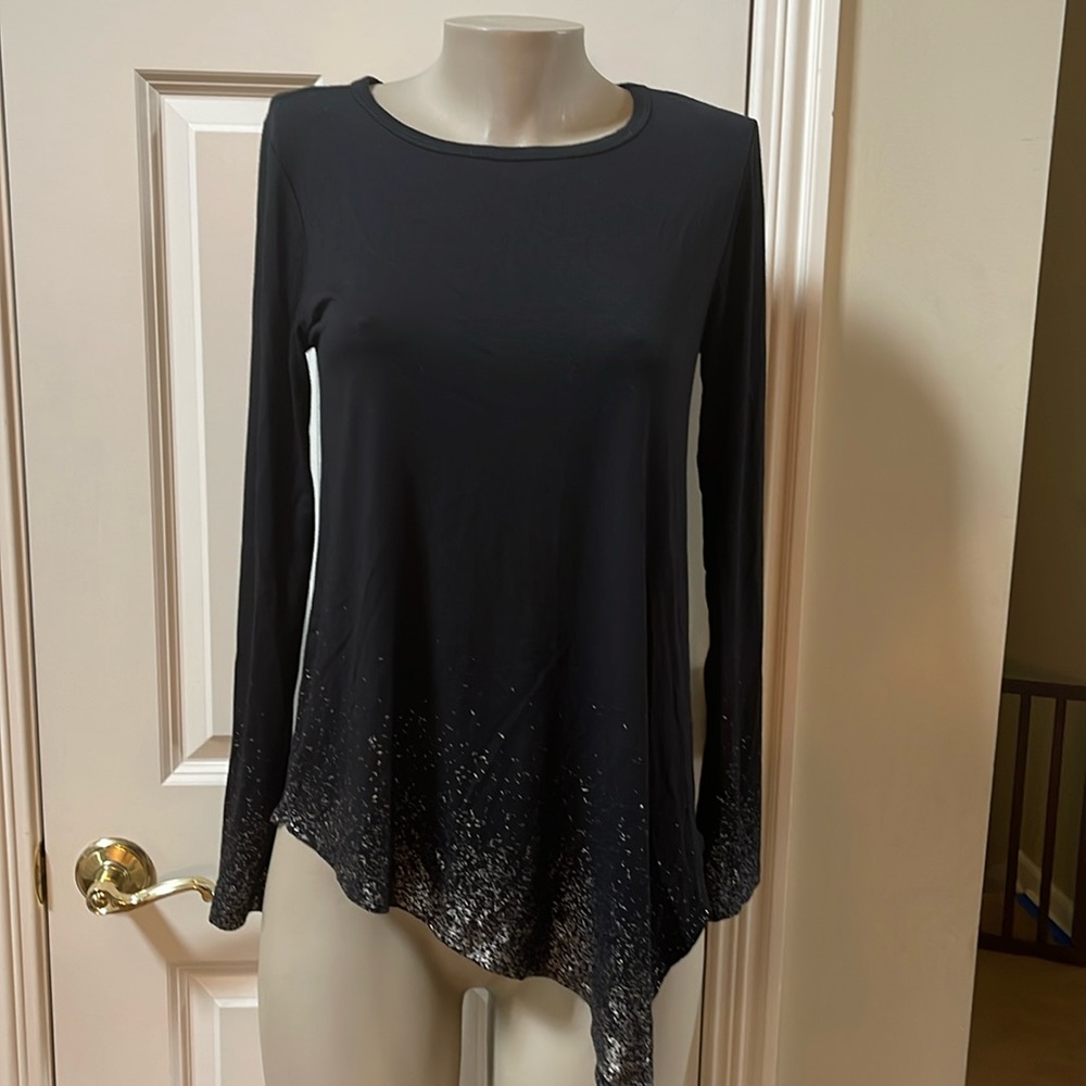 Karen Kane black /w silver metallic accent Hi-low Hem  top, small